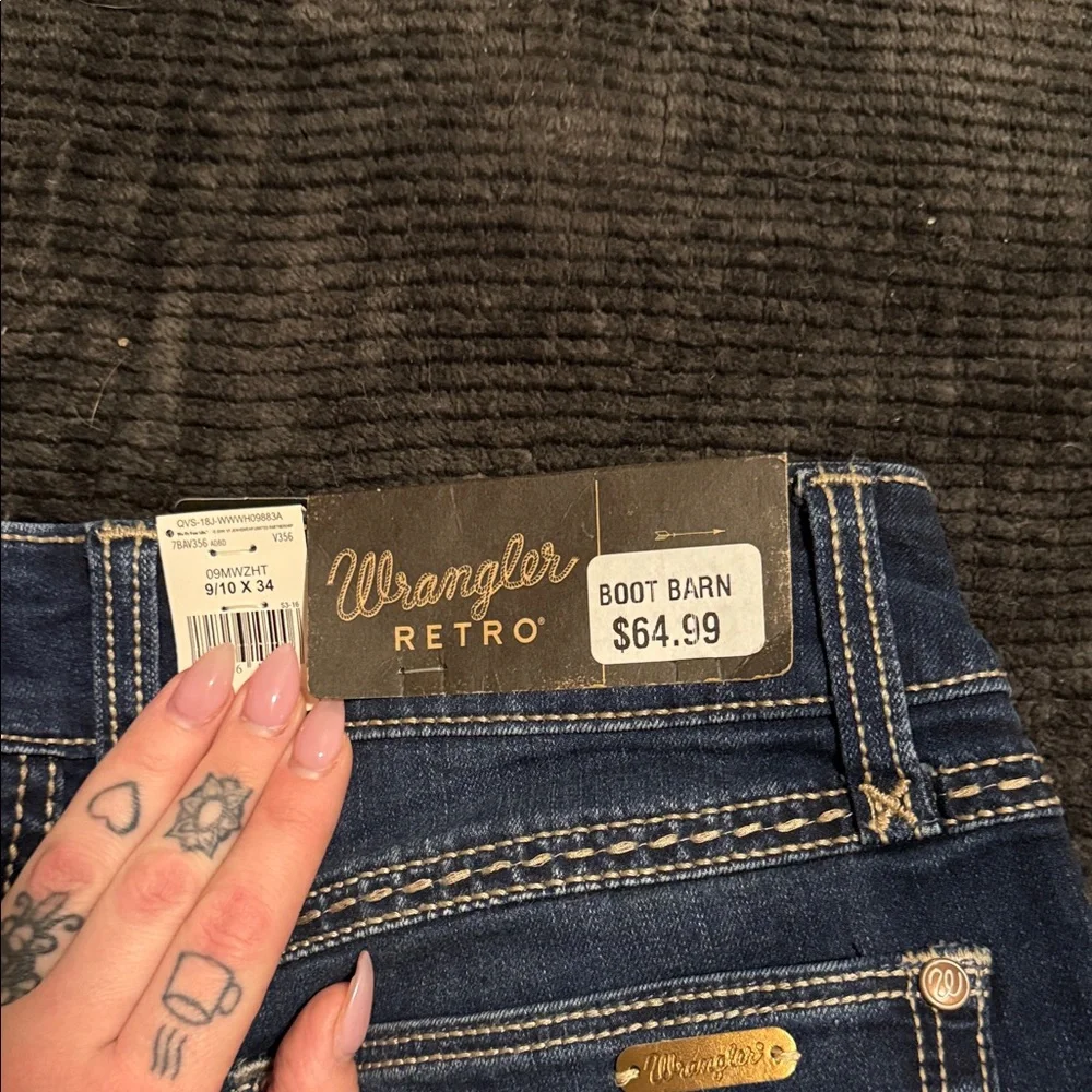 Stylish Women's Blue Flare Jeans - Picture 5 of 6